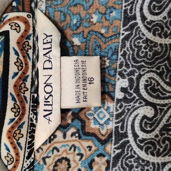 Allison Dailey Button Front Long Sleeve V Neck Multicolor Blouse Size 16 - Picture 2 of 11